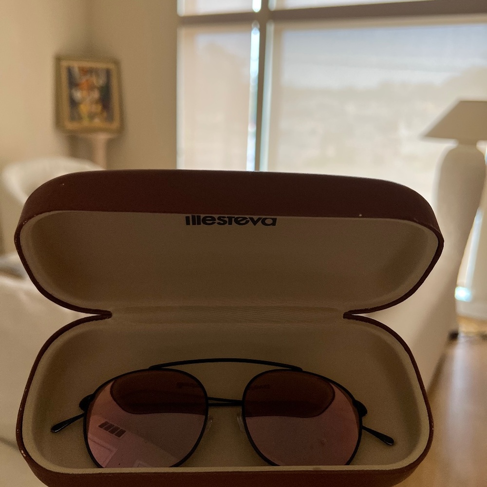 Illesteva Mykonos Sunglasses - Black metal frame, Purple lens